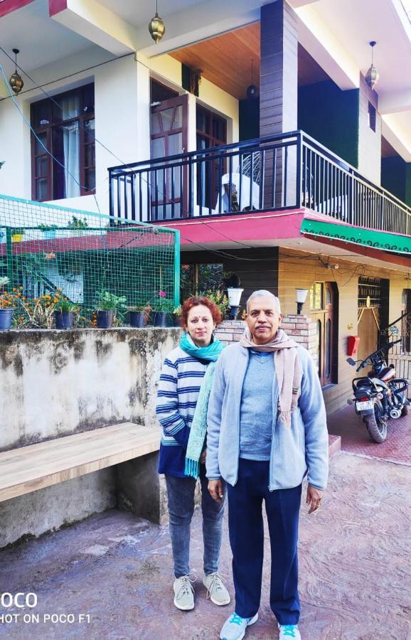 The Asgard Kasauli Bed & Breakfast Екстериор снимка
